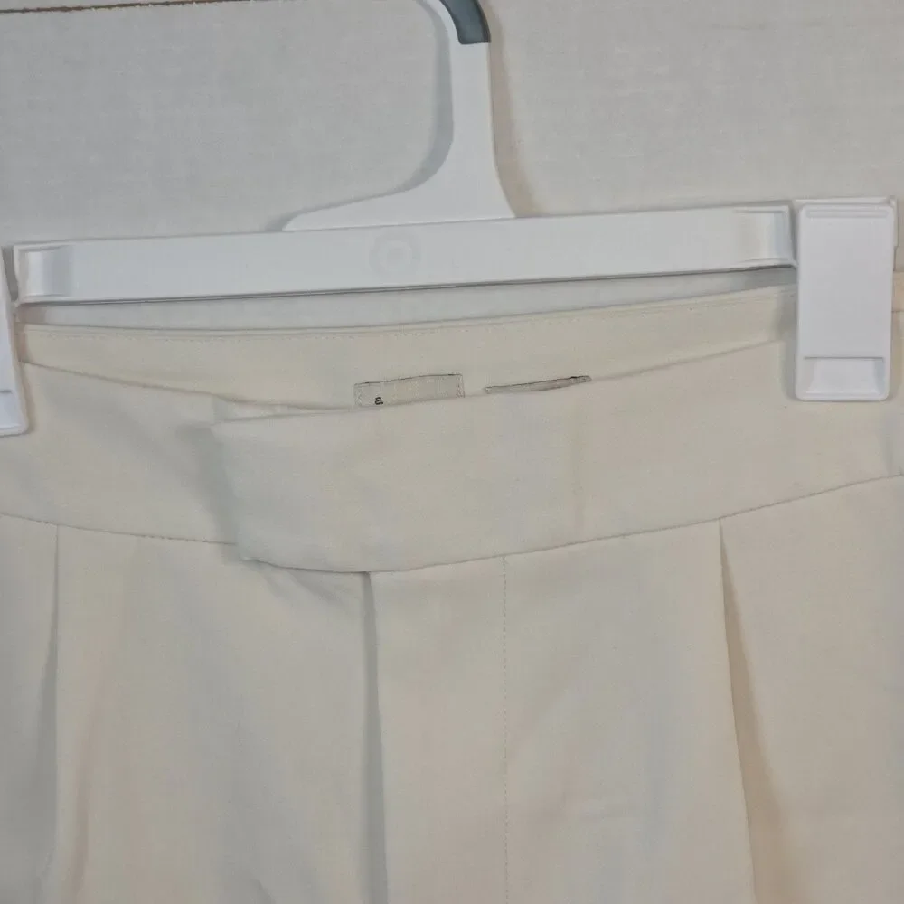 A New Day Women's High Rise Tailored Shorts Dog Bone/Cream Size 2 NWT
